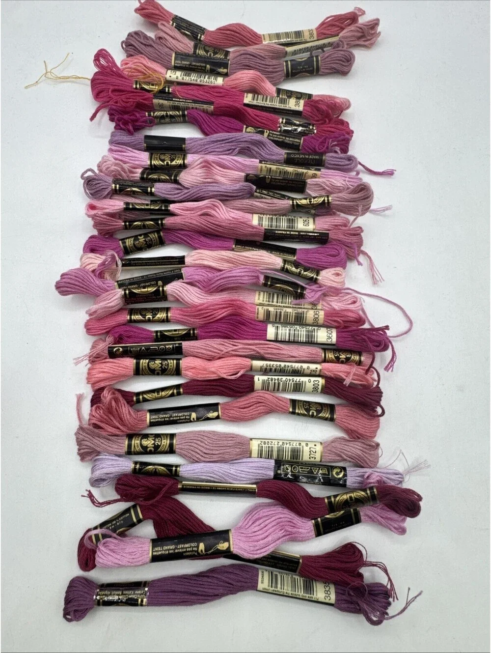 Huge Lot Over 600+ DMC EMBROIDERY FLOSS Skeins Assorted Colors, Case, Cards